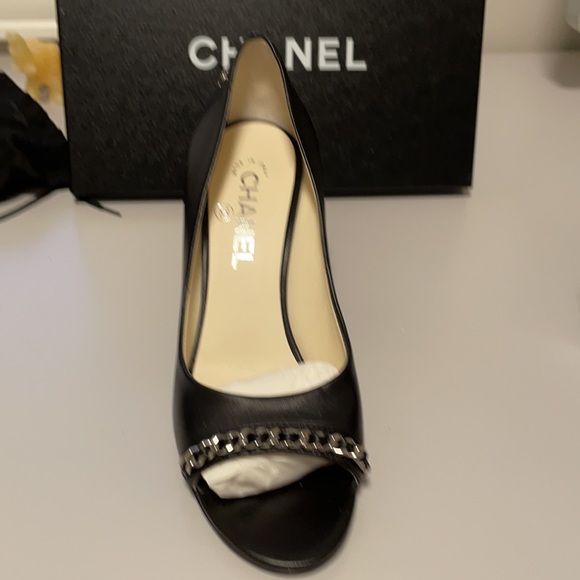 Chanel open lamb skin pumps - Picture 5 of 9